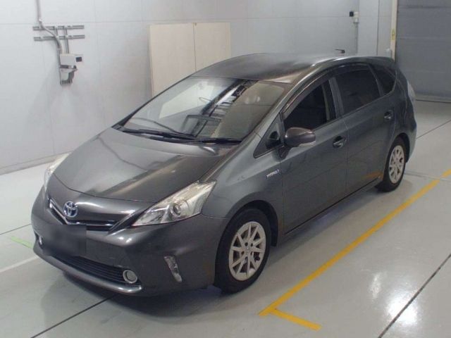 30396 Toyota Prius alpha ZVW41W 2012 г. (CAA Chubu)